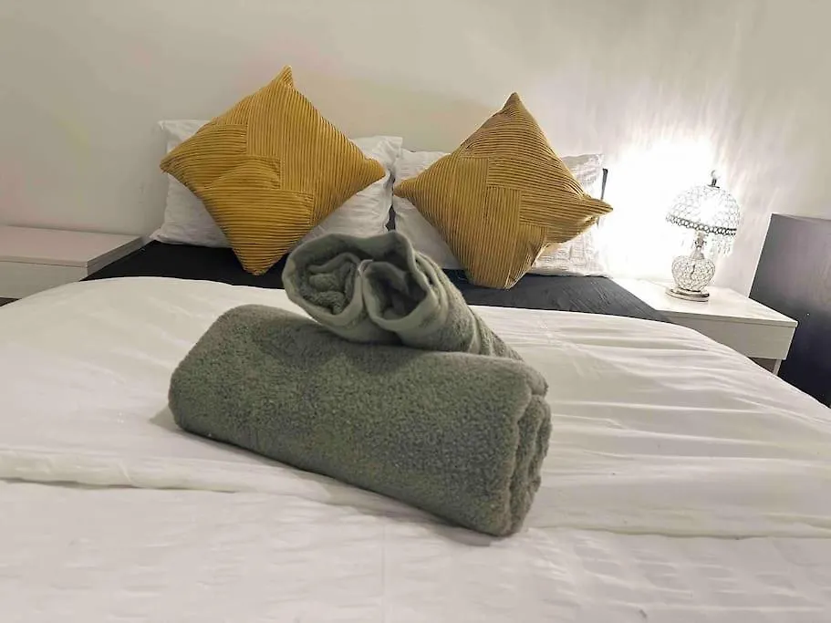 Large 4Br With 4En-Suite Bath Rooms Family House In Canary Wharf Londýn 0*,