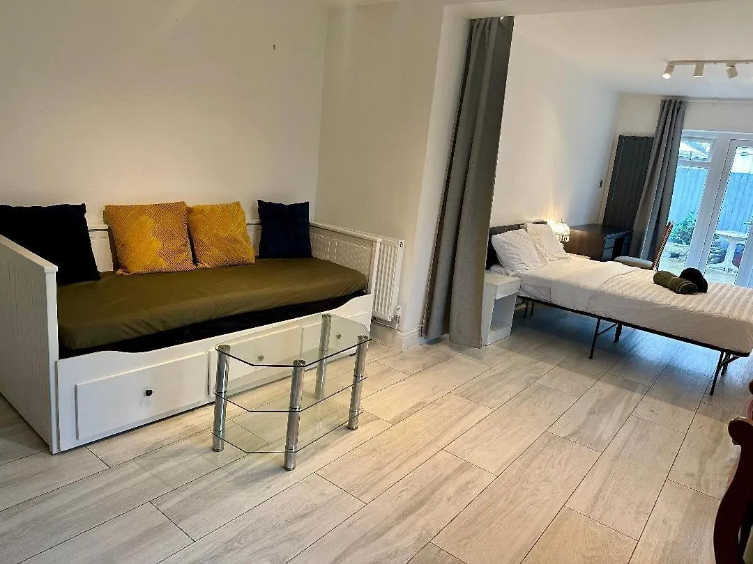 Large 4Br With 4En-Suite Bath Rooms Family House In Canary Wharf Londýn 0*,